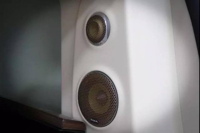 移動(dòng)總裁辦公室——鉑馳維努斯4座商務(wù)房車，奔馳V260的極致定制與尊享